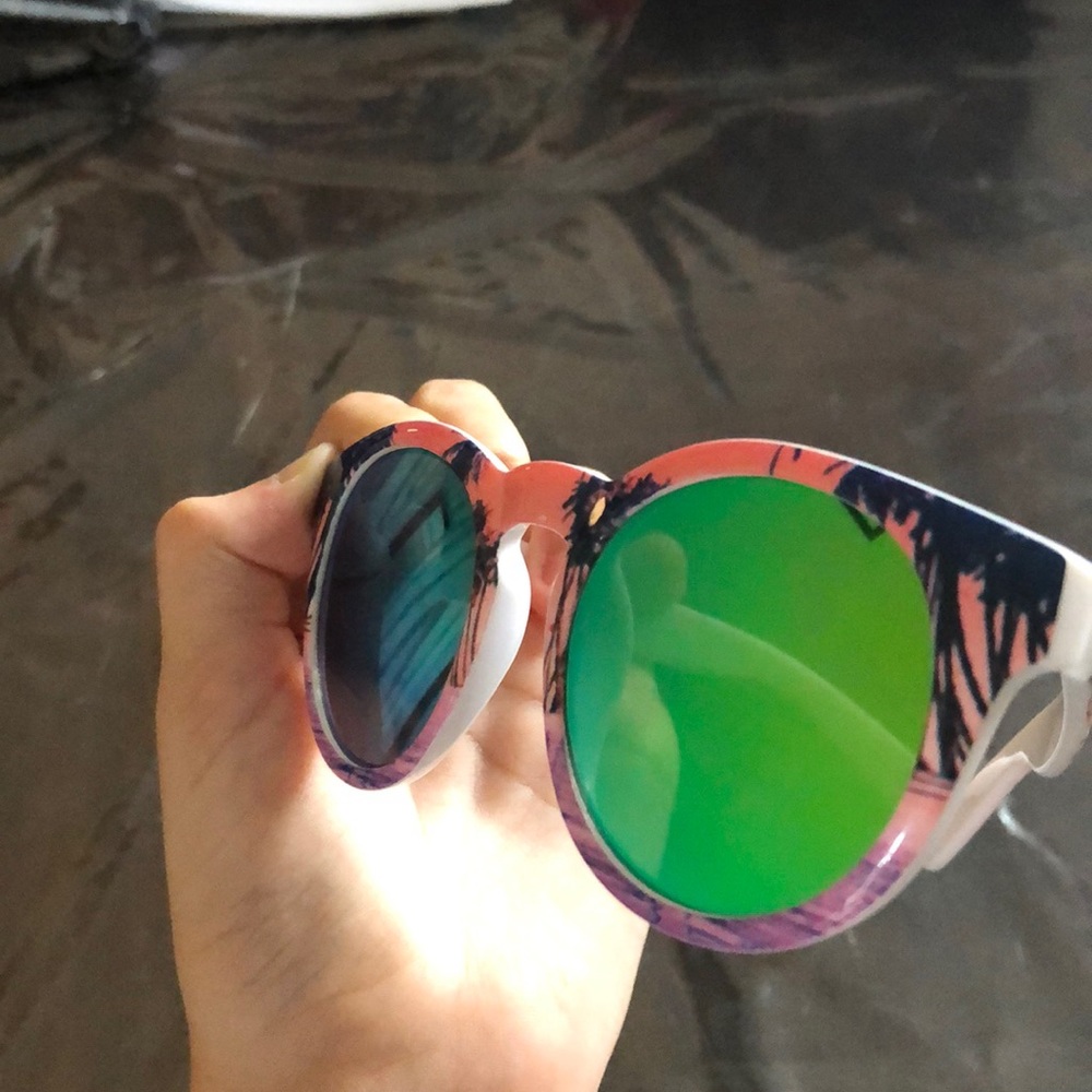 sunglasses - Picture 5 of 6